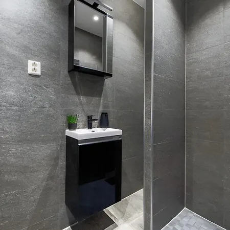 Stylish 2br In *